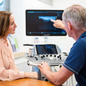 Alles wat je moet weten over shockwave therapie voor hielspoor